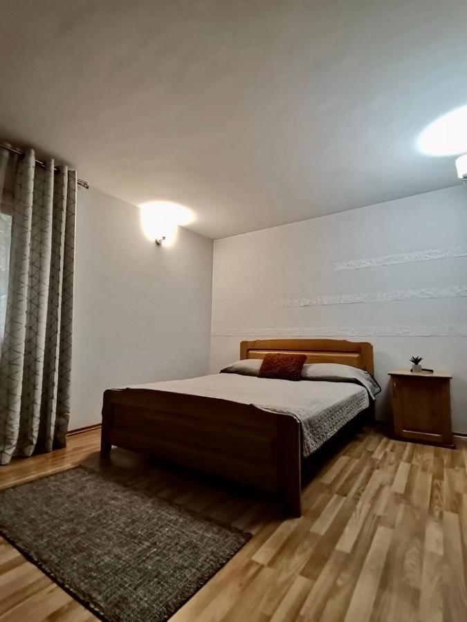 Pensiunea Lu' Movila Durau Exteriör bild